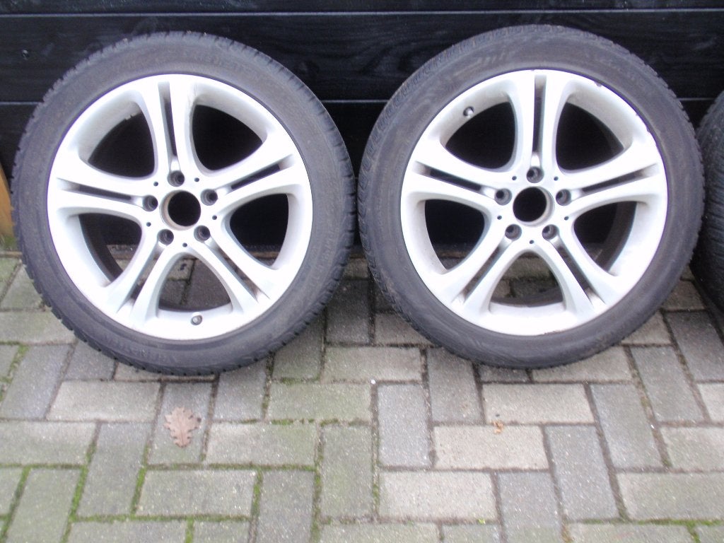 Mercedes velgen met all seasons banden 225-45-17, Ophalen, Gebruikt