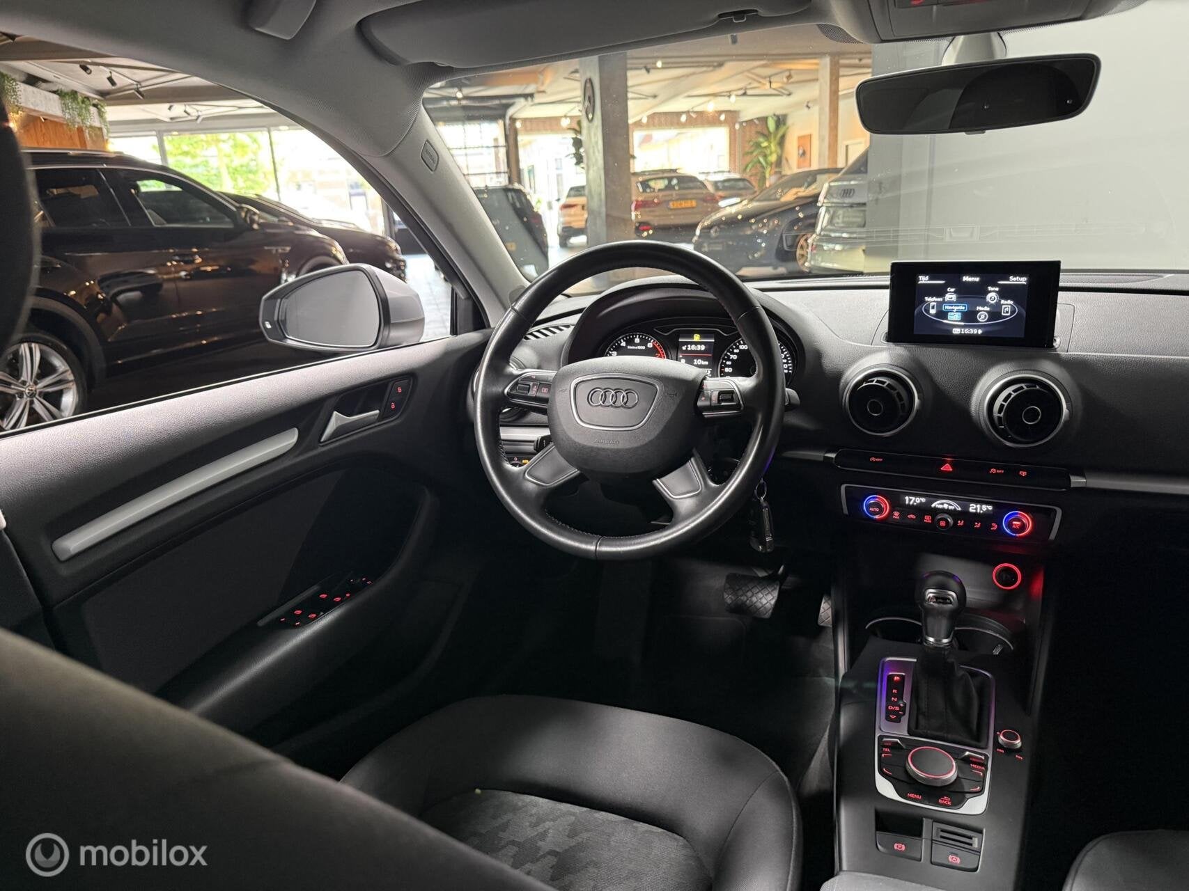 Audi A3 Sportback 1.4 TFSI S-TRONIC S-LINE | TREKHAAK | NAVI, Stof, Gebruikt, 4 cilinders, 150 pk
