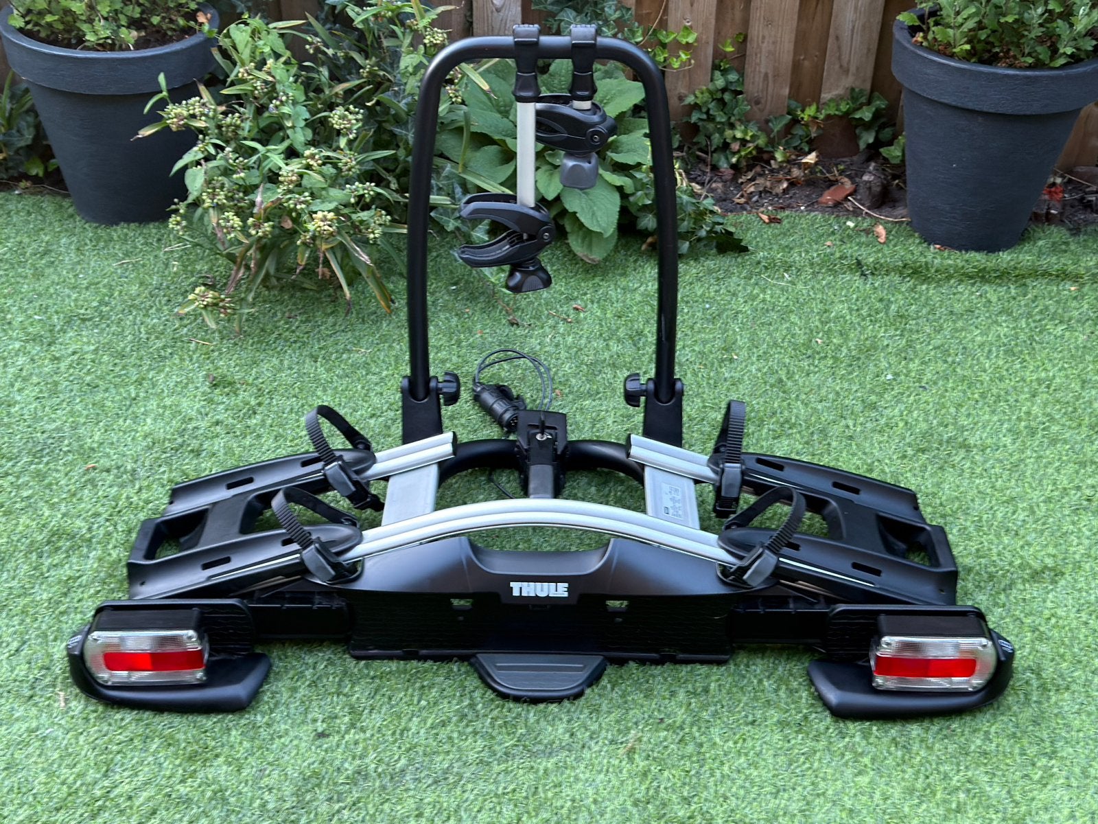 Fietsendrager Thule voor 2 elektrische fietsen, Auto diversen, Ophalen, Zo goed als nieuw, Brede banden, 2 fietsen