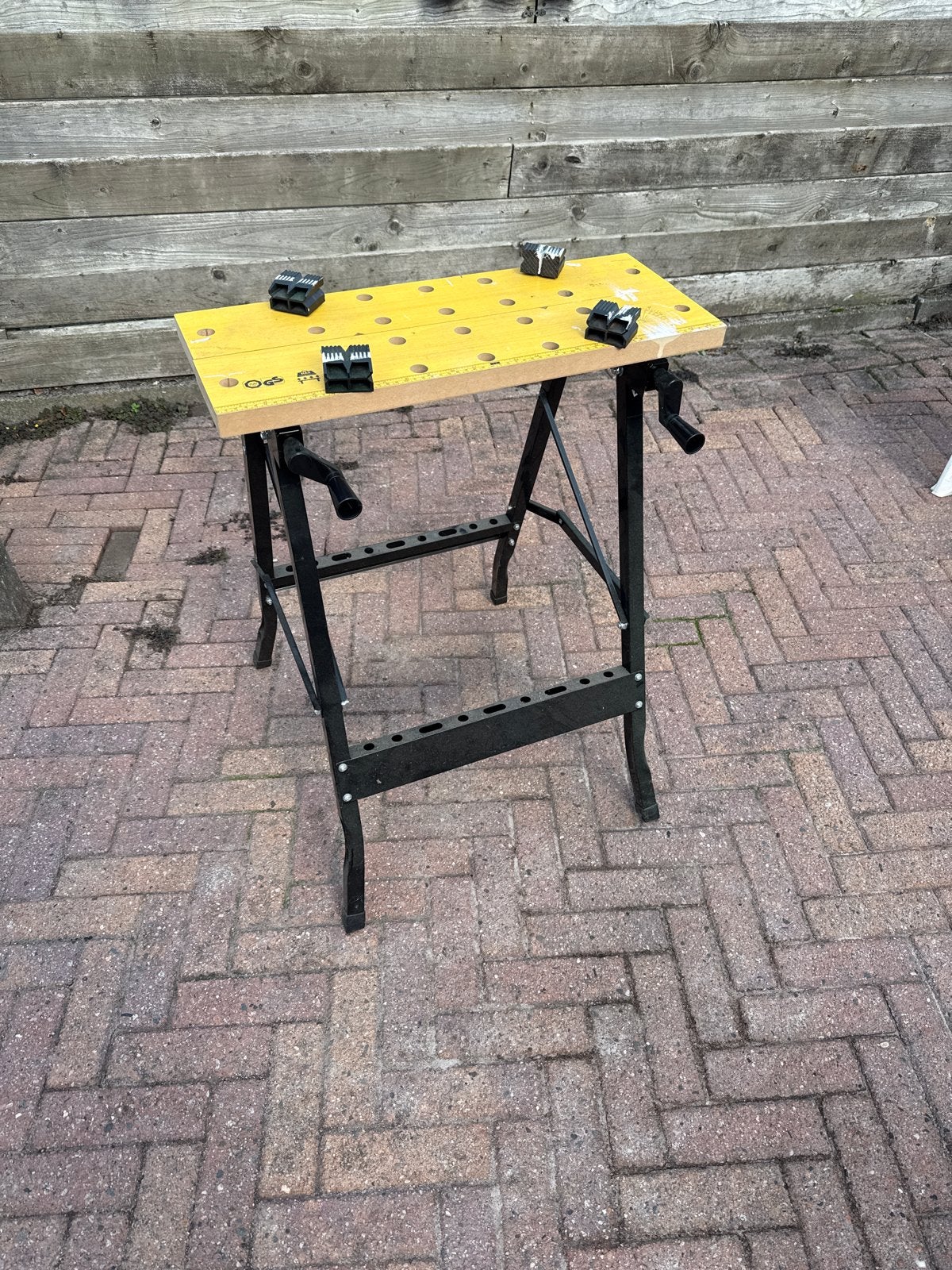 Opvouwbare werkbank met klemmen, Doe-het-zelf en Verbouw, Ophalen, Gebruikt, 70 tot 120 cm, Inklapbaar