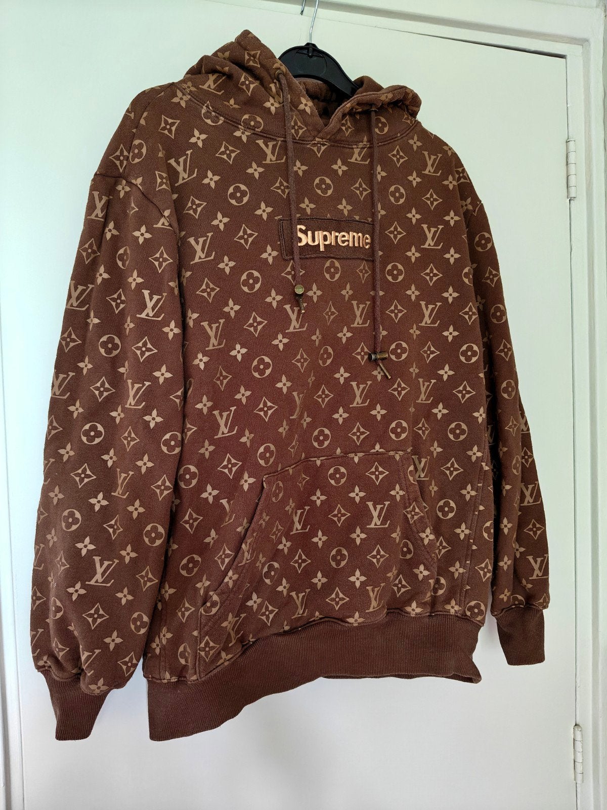Louis Vuitton Supreme hoody, Bruin, Maat 48/50 (M), Ophalen of Verzenden, Louis Vuitton