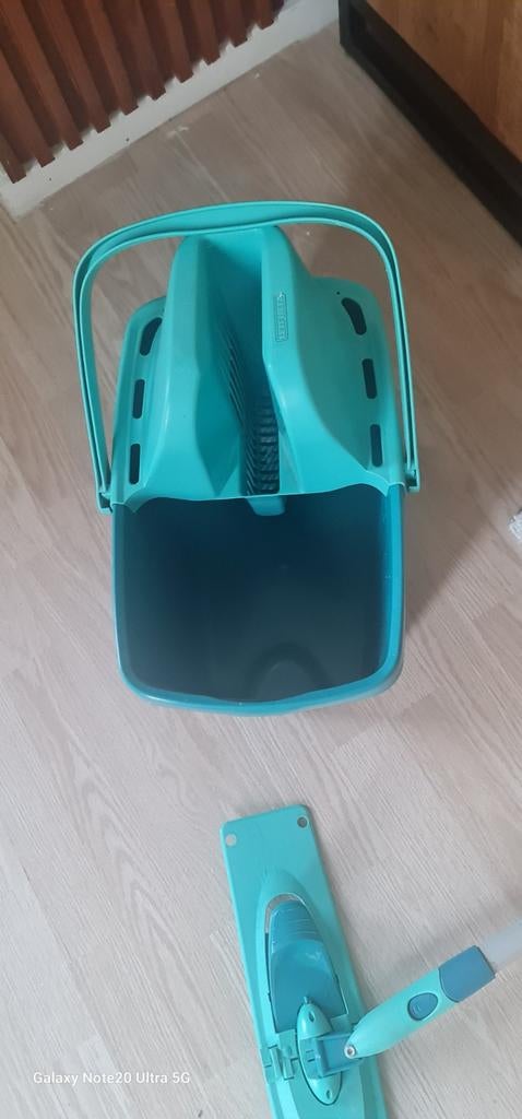 Leifheit dweilsysteem met emmer en mop, Huis en Inrichting, Ophalen, Dweilemmer, -bak, of -wagen