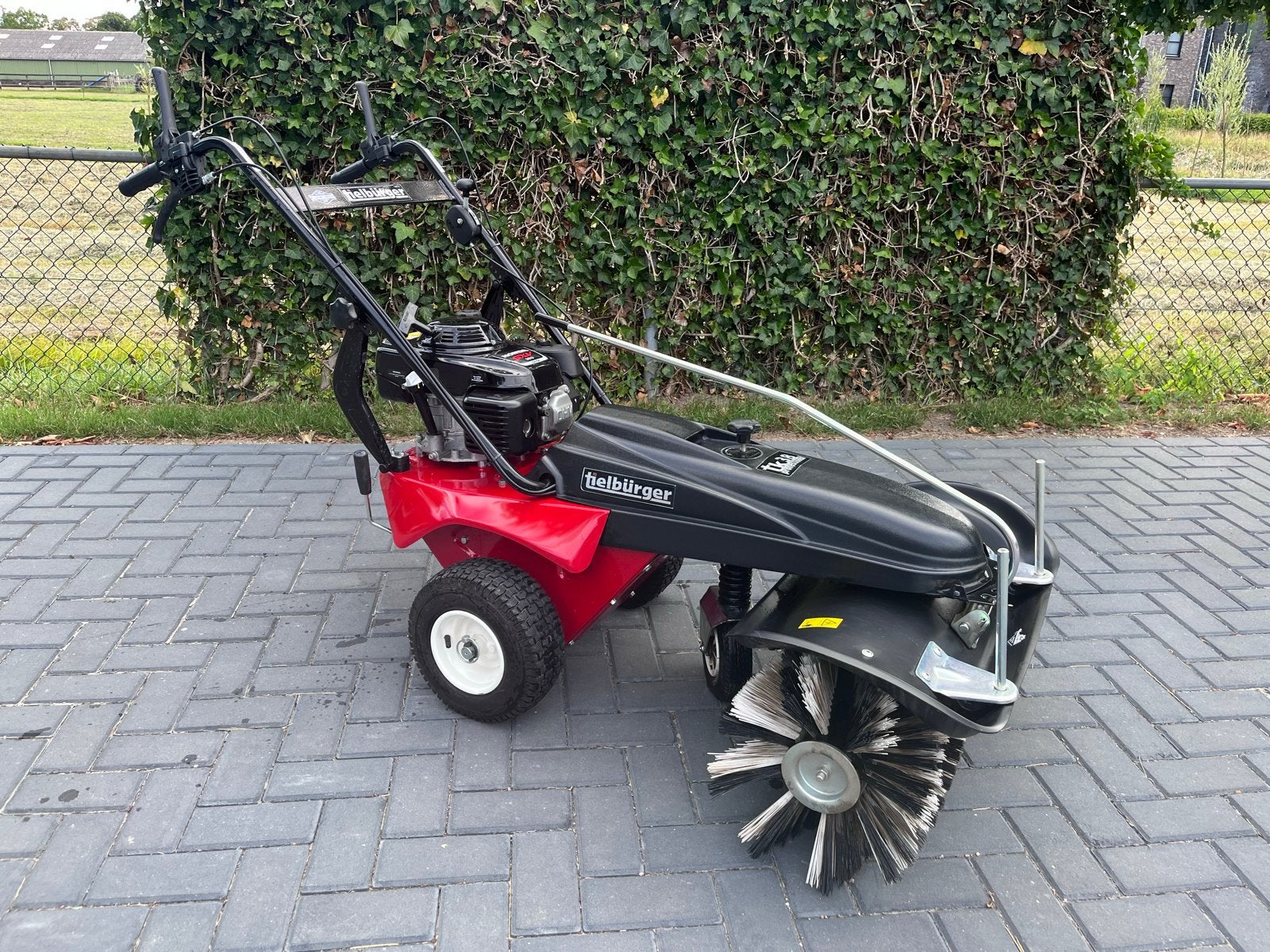 Tielbürger TK38 Professional Kehrmachine Honda GXV 160, Ophalen, Zo goed als nieuw