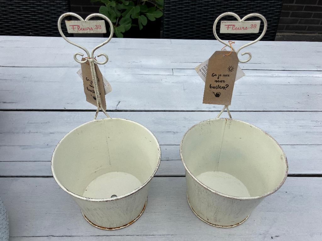 2 metalen brocante hang plantenbakken bloempotten samen, Minder dan 30 cm, Minder dan 60 cm, Rond, Nieuw