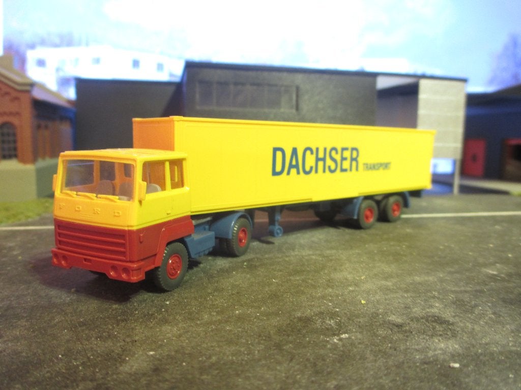 Ford Transcontinental - Wiking 540 Dachser geel/rode cabine, Ophalen of Verzenden, Nieuw, Bus of Vrachtwagen, Wiking