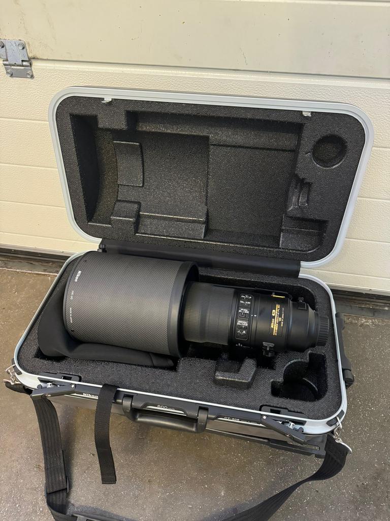 Nikon AF-S NIKKOR 600mm f/4E FL ED VR Telelens, Ophalen, Telelens, Zo goed als nieuw, Nikon