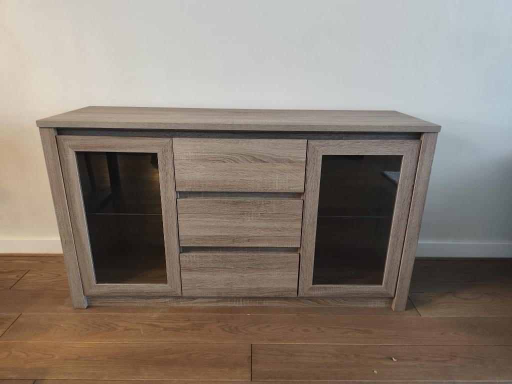 Vitrinekast, Ophalen, 100 tot 150 cm, Met deur(en), Zo goed als nieuw