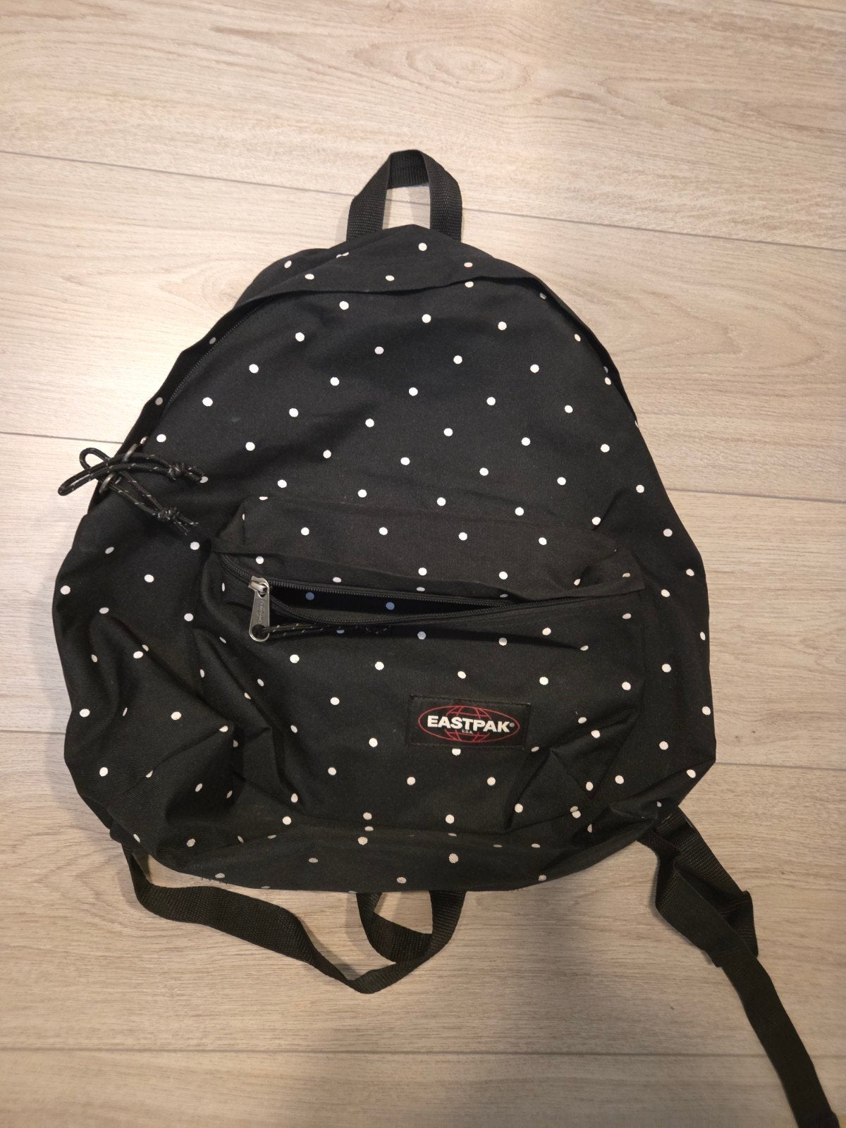 Eastpak rugzak met stippen, Sieraden, Tassen en Uiterlijk, 45 tot 60 cm, Gebruikt, 25 tot 40 cm, Ophalen of Verzenden