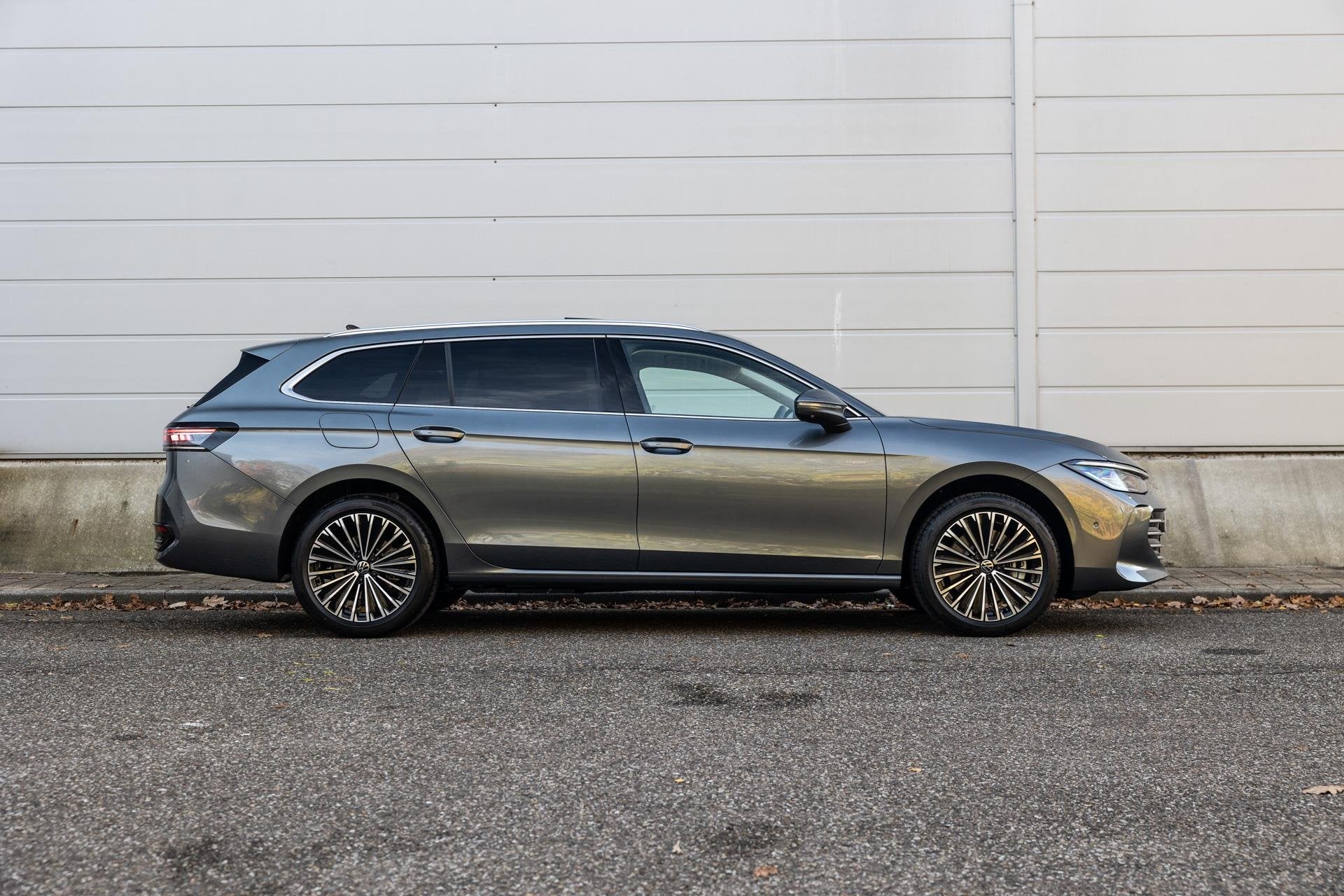 Volkswagen Passat Variant 1.5 eHybrid 204pk DSG Elegance Bus, 12 maanden, Stof, Euro 6, 4 cilinders