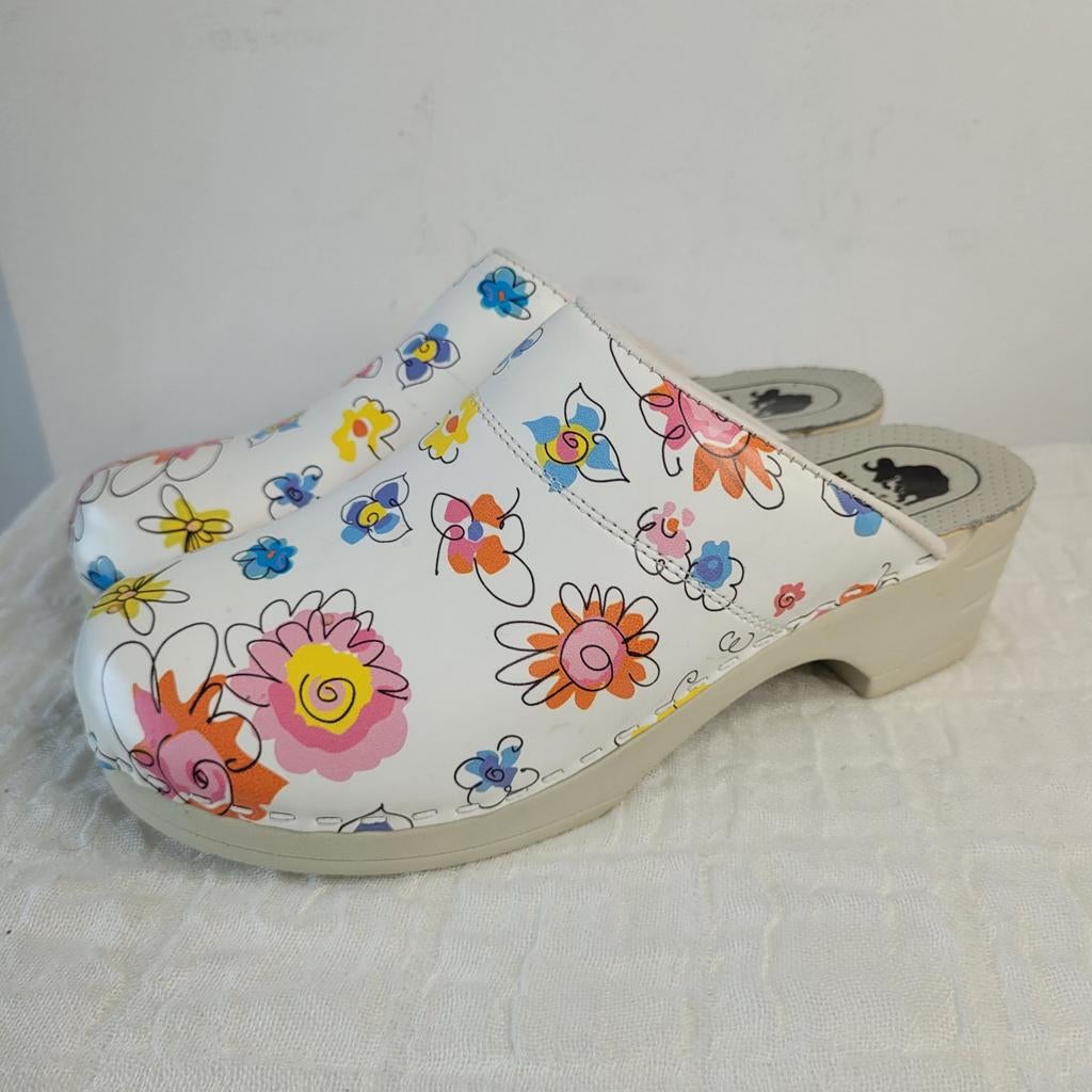 BigHorn medische klompen maat 30 bloem patroon, Kleding | Dames, Schoenen, Zwart, Zo goed als nieuw, BigHorn, Sandalen of Muiltjes