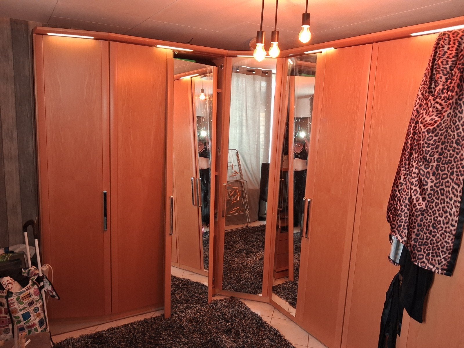 Hoekkast met verlichting en spiegeldeuren, Ophalen, 200 cm of meer, 50 tot 75 cm, Gebruikt
