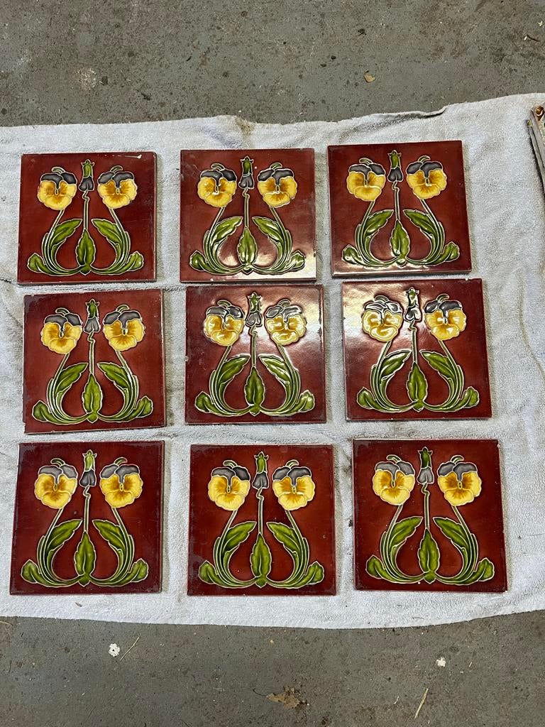Negen antieke tegels met bloemmotief, Ophalen of Verzenden