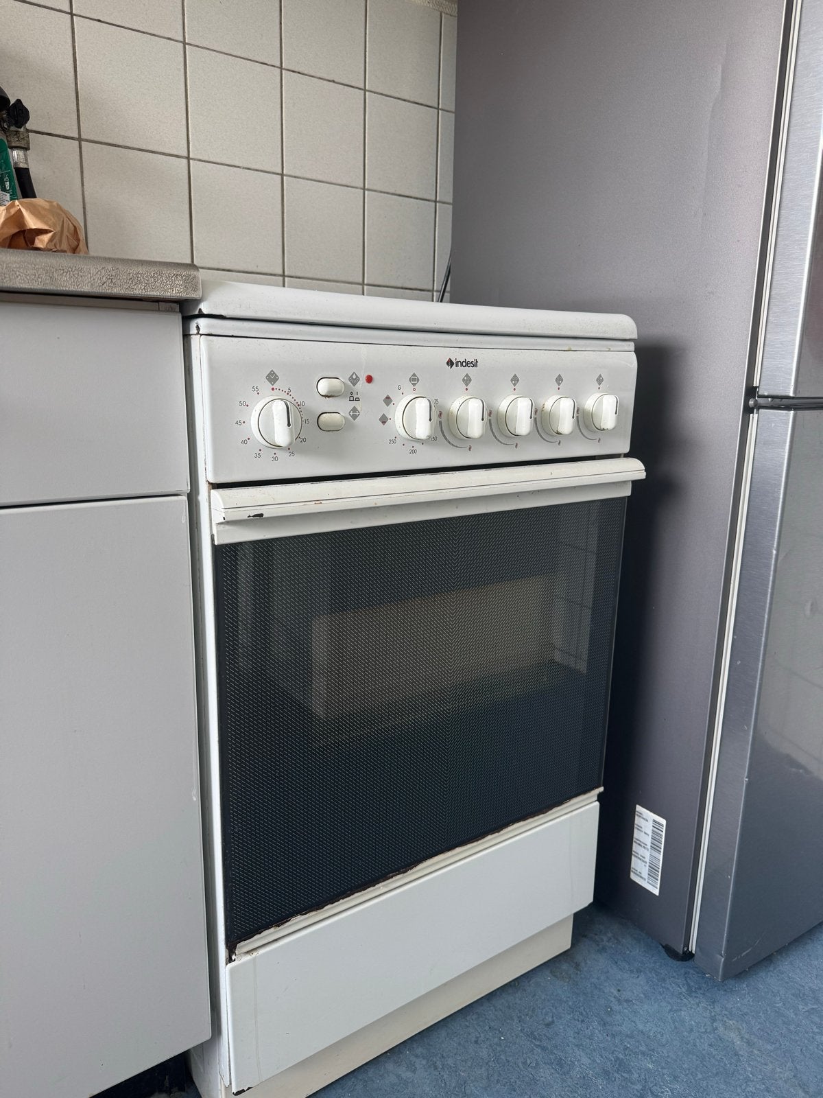 Indesit 3-pits gasfornuis met oven, Witgoed en Apparatuur, Fornuizen, Ophalen, Gebruikt, 3 kookzones of minder, Gas