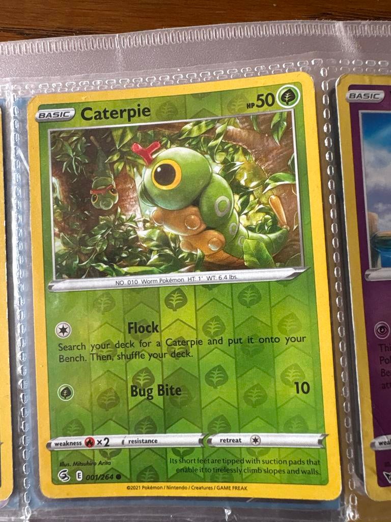 Pokémon Kaart Caterpie 001/264 (2021) - Zo goed als nieuw, Ophalen, Zo goed als nieuw, Losse kaart