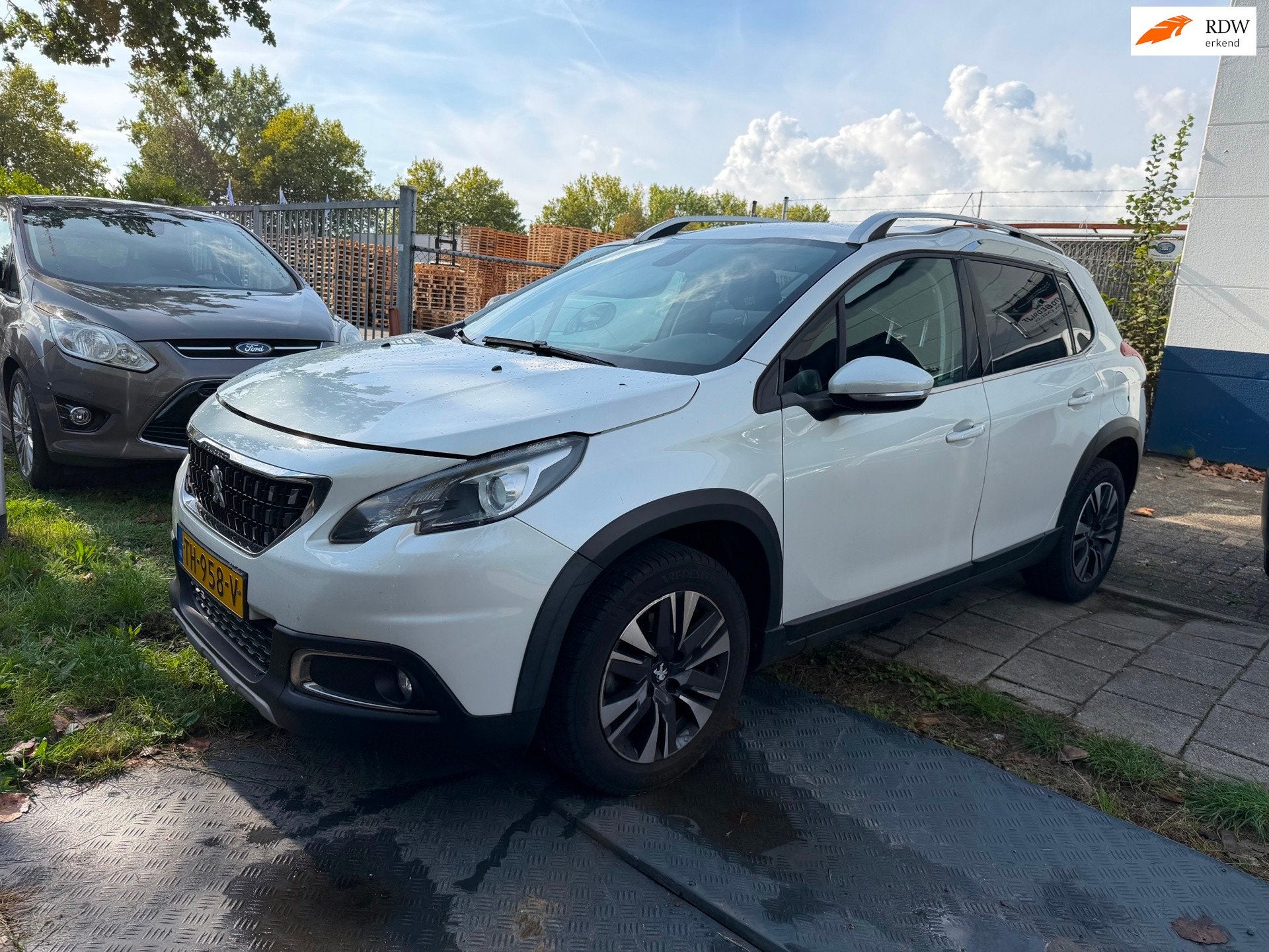 Peugeot 2008 1.2 PureTech Allure motor probleem, Auto's, Voorwielaandrijving, Stof, Origineel Nederlands, Bedrijf