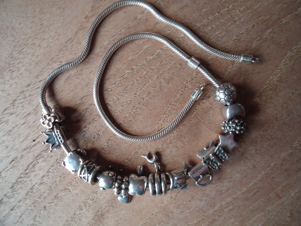 mooie echt zilveren zware ketting met echt zilveren bedels, Sieraden, Tassen en Uiterlijk, Kettingen, Ophalen of Verzenden, Zo goed als nieuw
