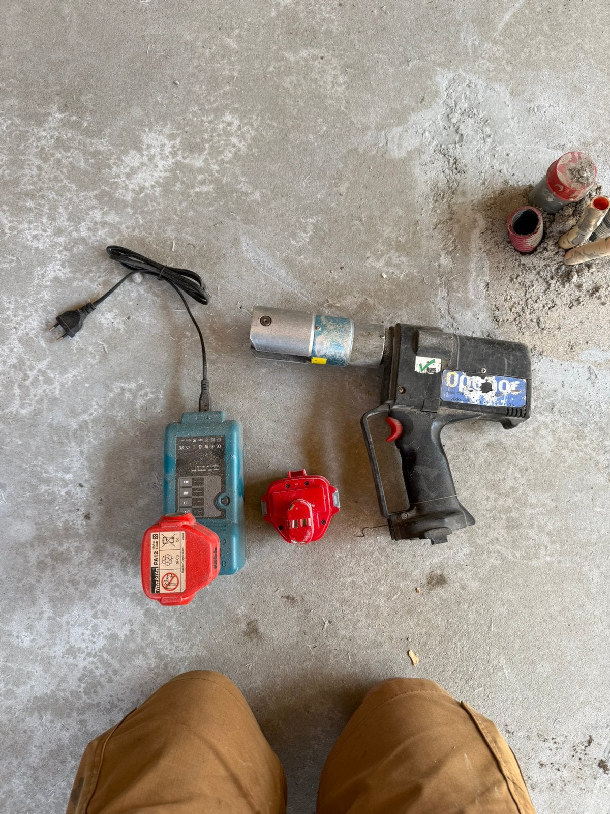 Uponor perstang twee accu’s zonder bekken., Doe-het-zelf en Verbouw, Gereedschap | Handgereedschap, Ophalen of Verzenden, Zo goed als nieuw