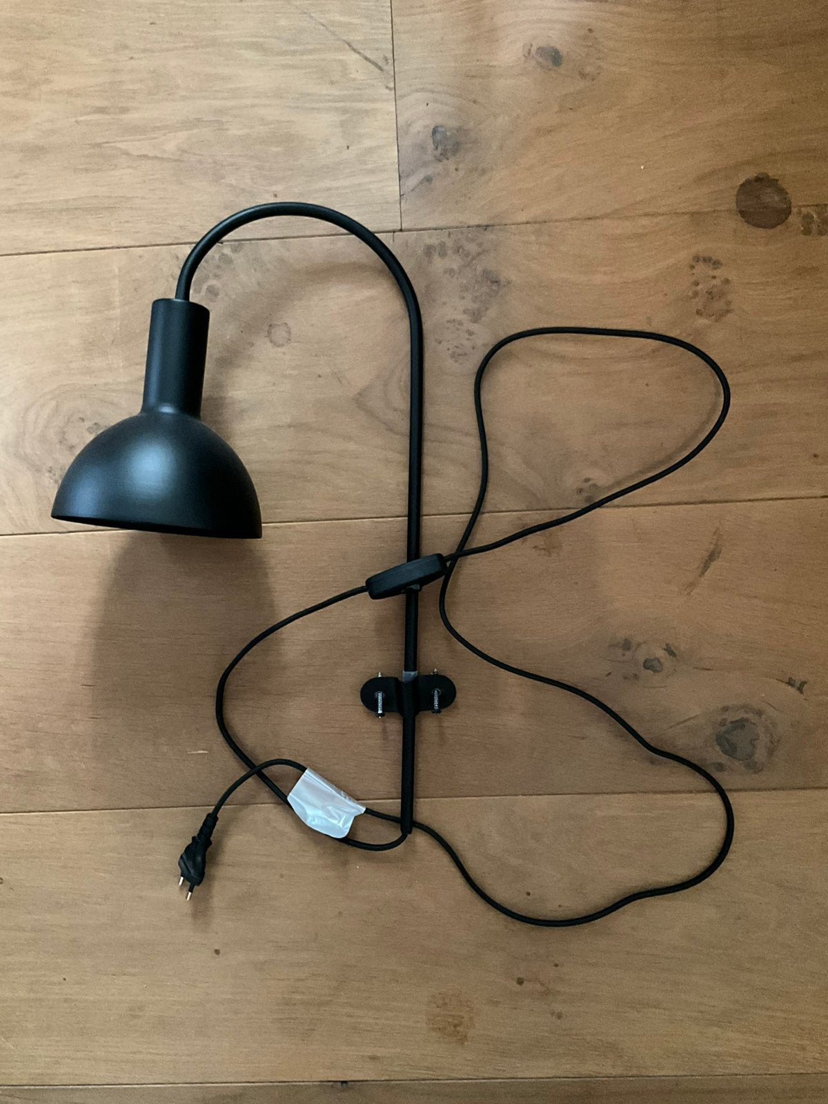 Zwarte wandlamp (Karwei), Ophalen of Verzenden, Zo goed als nieuw