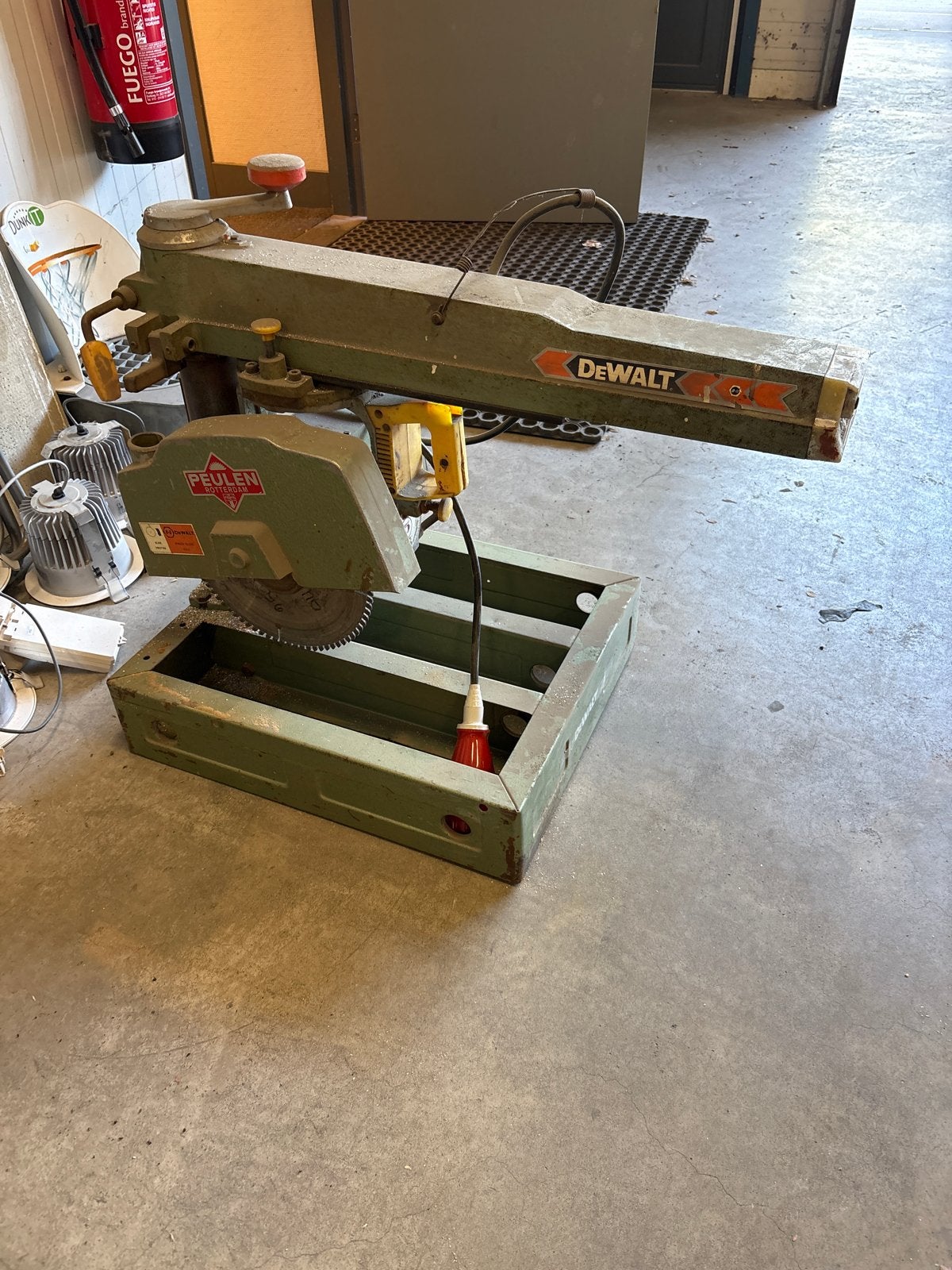 Dewalt DW-110 Power Shop Afkortzaag 380 V, Doe-het-zelf en Verbouw, Gereedschap | Zaagmachines, Gebruikt, 70 mm of meer, Ophalen of Verzenden
