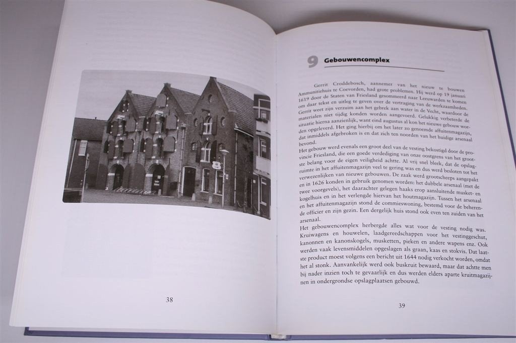Monumentjes in Coevorden [Deel 1] — Rijk geïllustreerd, Ophalen of Verzenden, Zo goed als nieuw