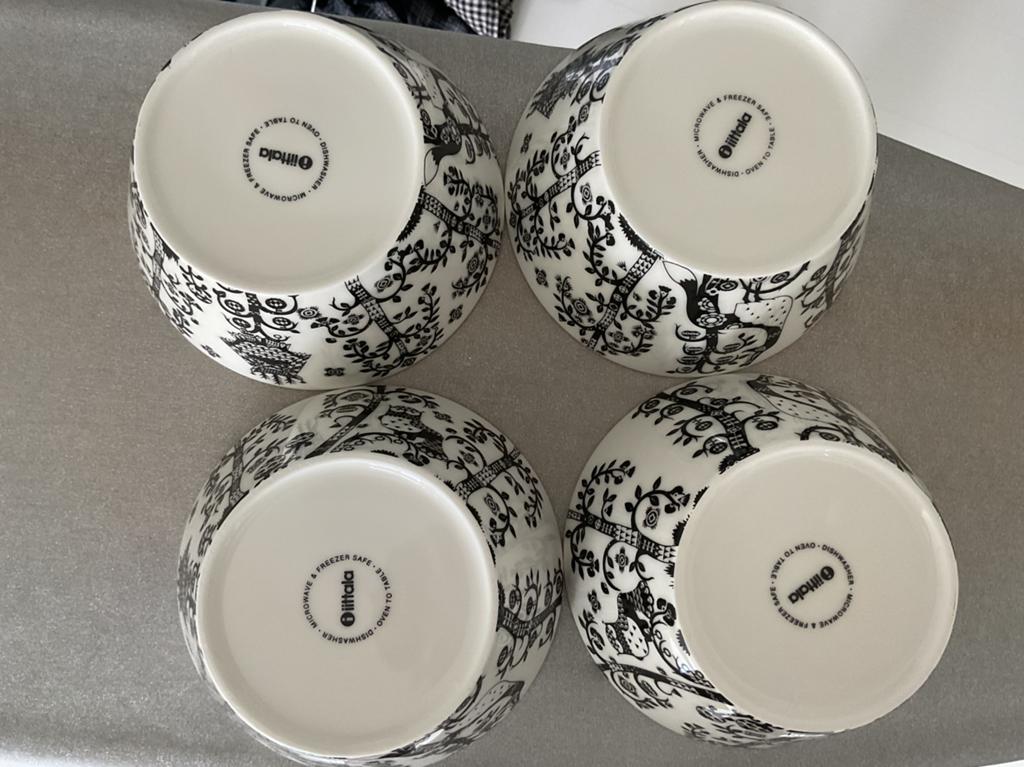 4x Zwart wit taika iittala schaal grote  0,6 liter, Ophalen, Gebruikt, Schaal of Schalen, Overige stijlen