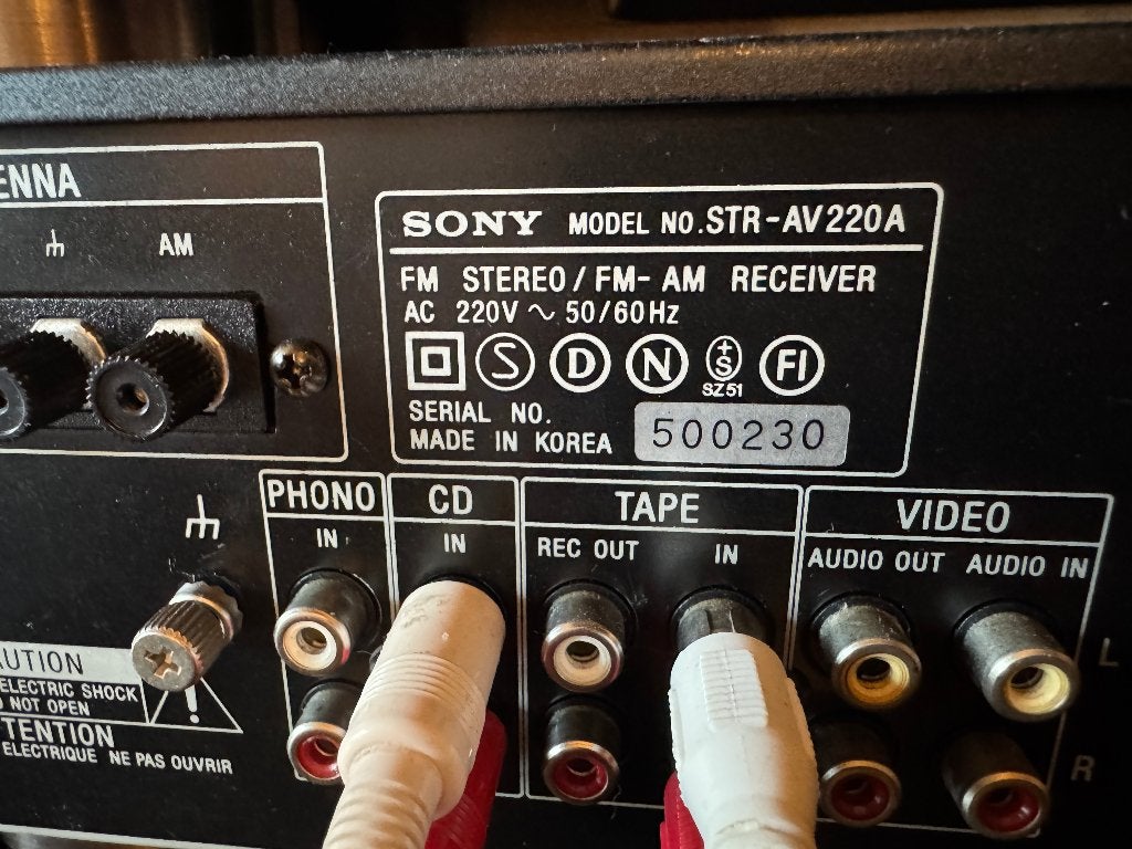 Foto 16 van Sony Stereo Set Draaitafel Tuner Versterker CD Boxen ‘90