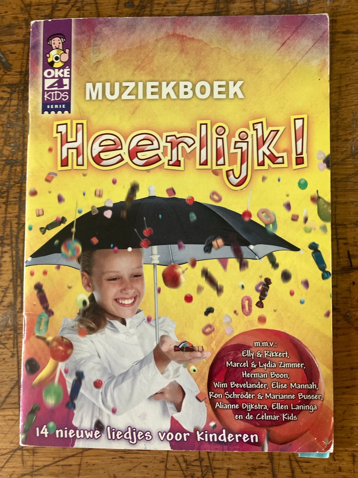 OKÉ Kids Muziekboek Heerlijk! 14 nieuwe liedjes, Muziek en Instrumenten, Bladmuziek, Ophalen of Verzenden