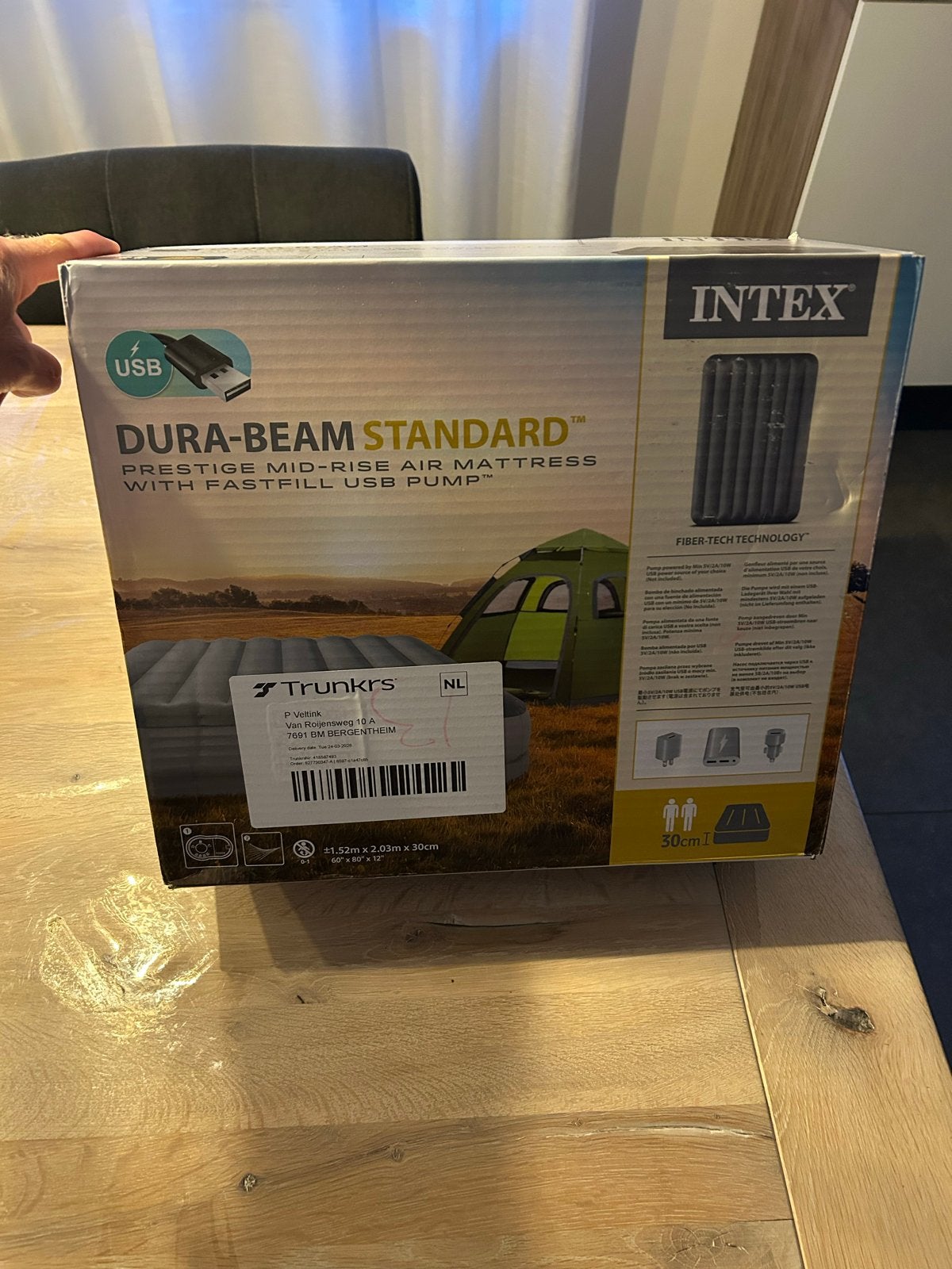 Intex Luchtbed 2-persoons met ingebouwde USB-pomp, Caravans en Kamperen, Ophalen of Verzenden, Ingebouwde pomp, Zo goed als nieuw