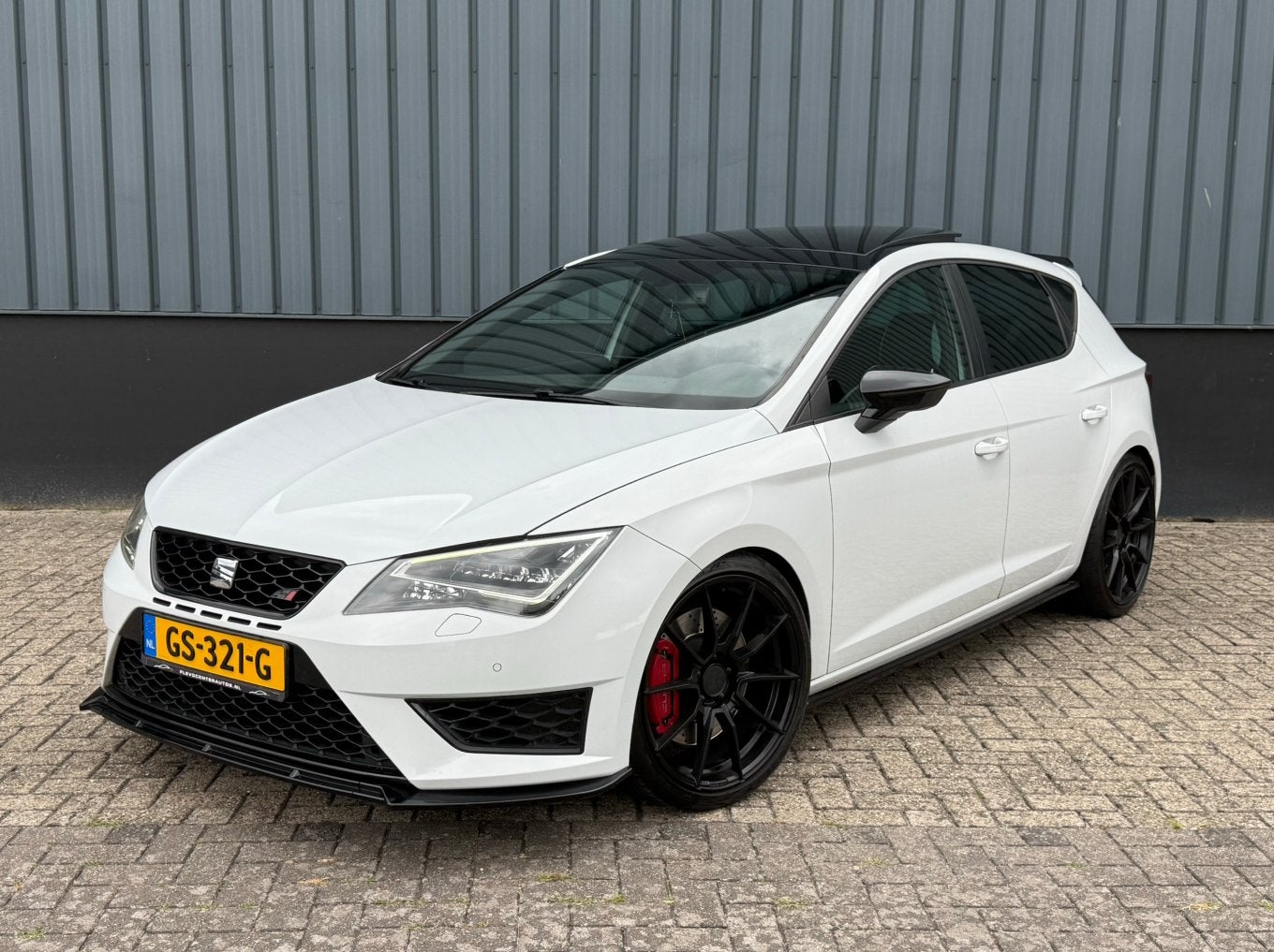 Seat Leon 2.0 TSI 462PK Cupra Dsg-6 2014 Wit Pano Leer Klep, Auto's, 15 km/l, 1321 kg, Zwart, 4 cilinders