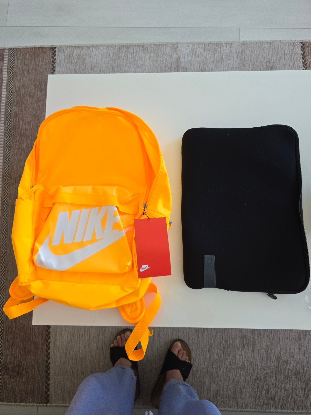 Nieuwe Nike rugzak felgeel met laptophoes, Sieraden, Tassen en Uiterlijk, Tassen | Rugtassen, 25 tot 40 cm, Nieuw, Ophalen, Overige merken