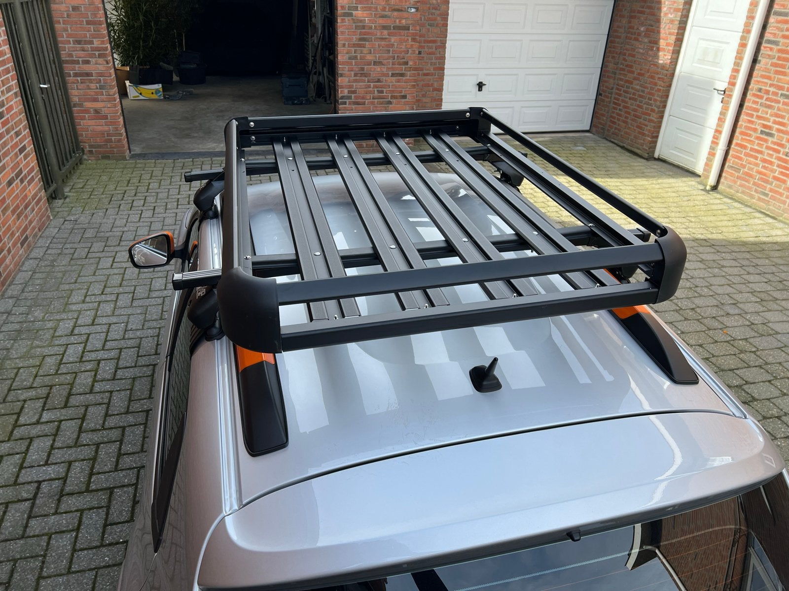 Dacia Spring. Dakkoffer/Bagagerek voor auto -, Auto diversen, Dakdragers, Ophalen, Zo goed als nieuw