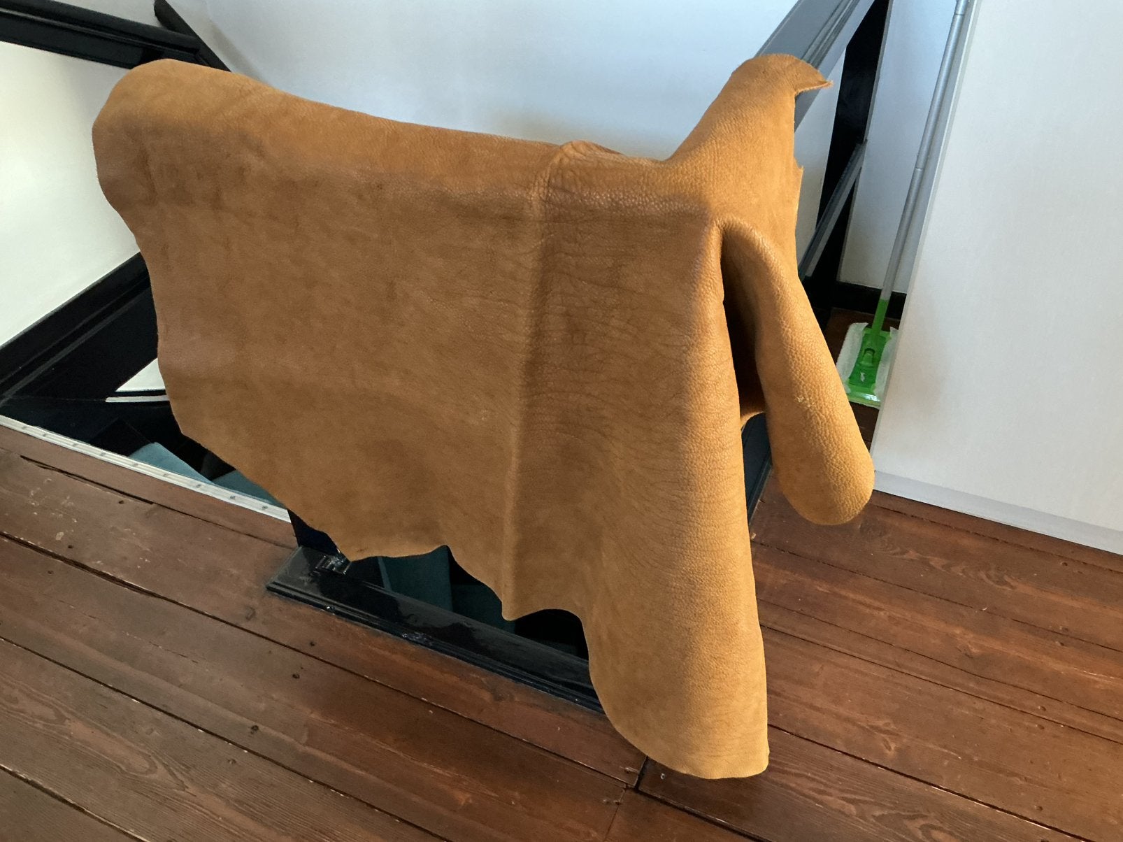 nieuwe lappen echt meubelleer ( 2x2,  1x1)+ gratis restanten, Hobby en Vrije tijd, Stoffen en Lappen, Ophalen, Bruin, 120 cm of meer
