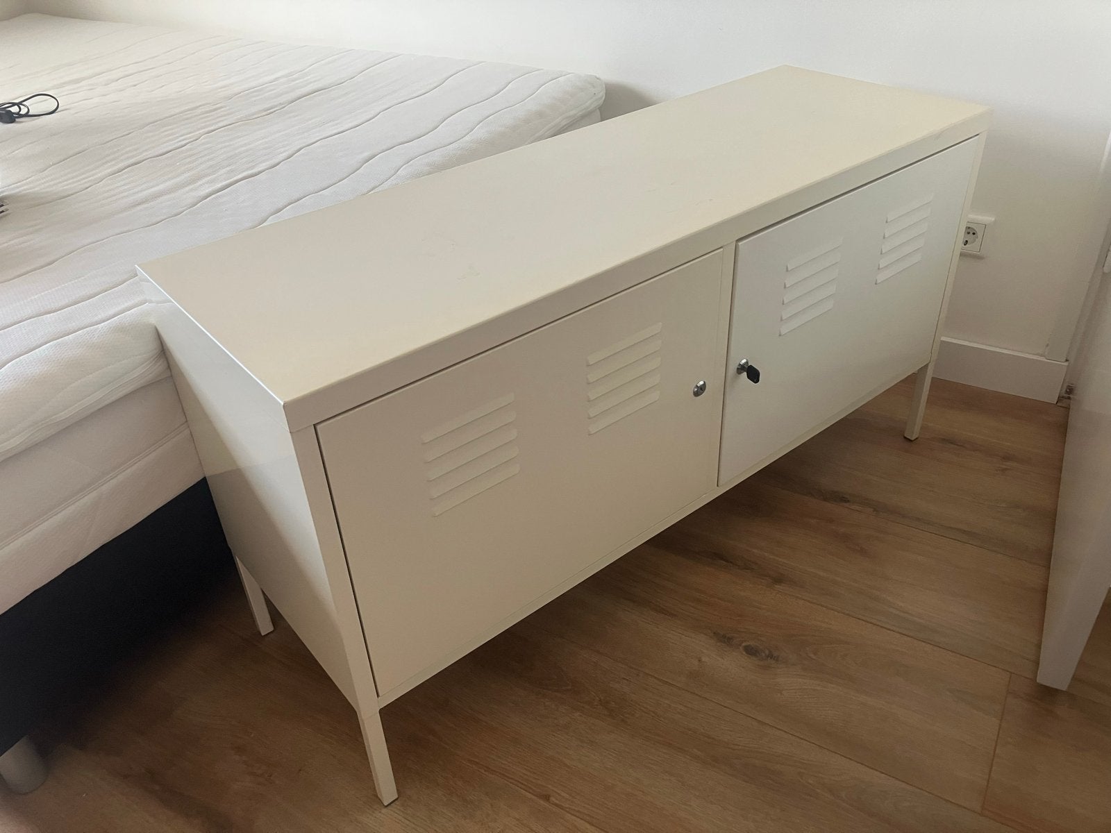 IKEA Locker Kastje - Wit Metaal, Huis en Inrichting, Kasten | Lockerkasten, Ophalen, Gebruikt