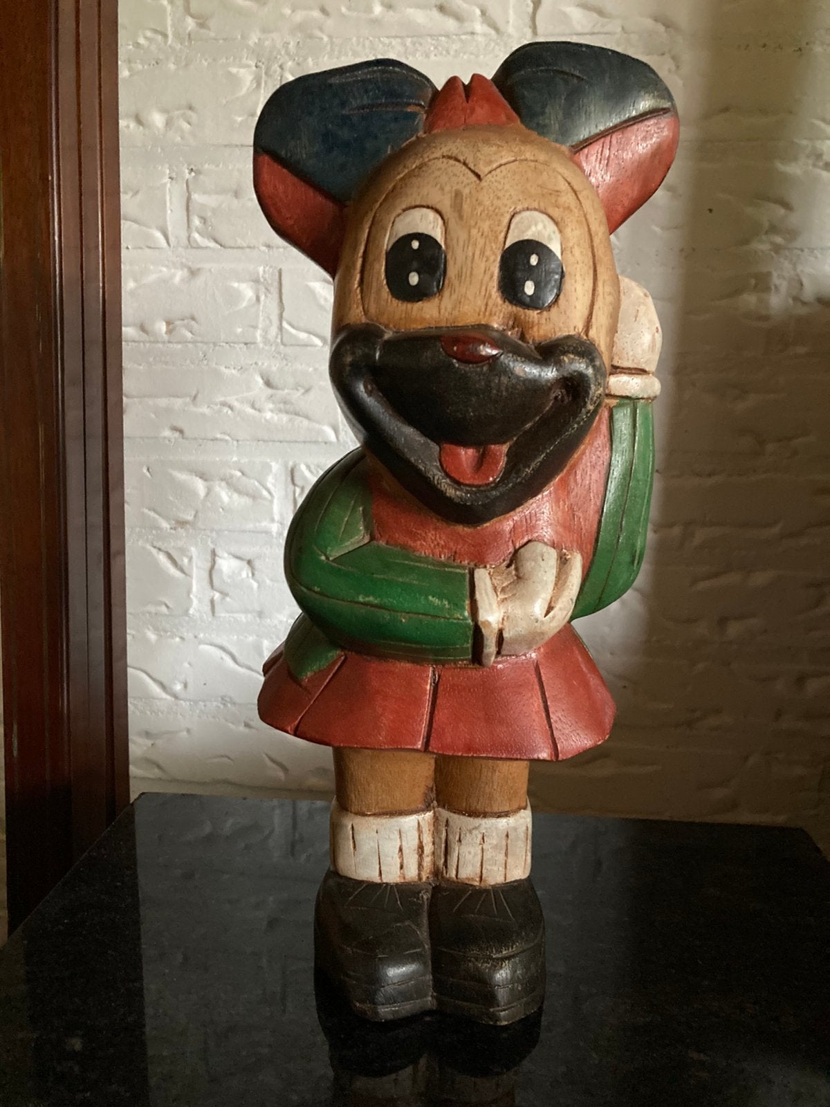 Vintage Houten Minnie Mouse Beeld, Handgesneden (33 cm), Ophalen of Verzenden, Gebruikt, Fantasy