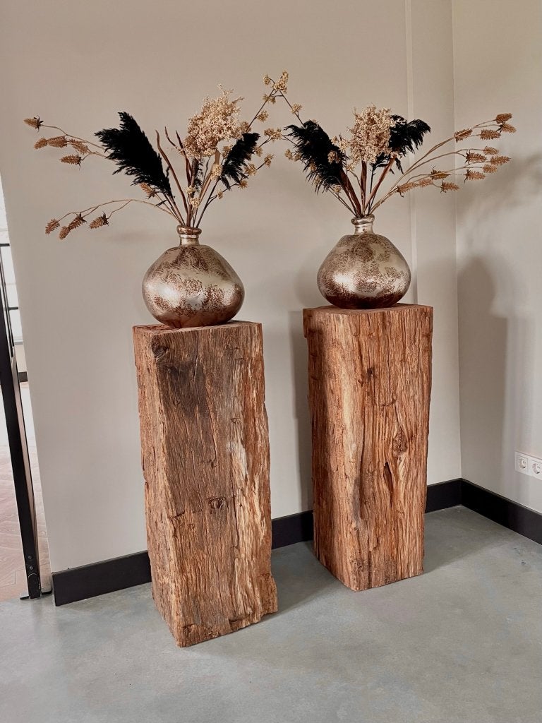 Partij unieke houten sokkels . massief . meerpalen . pilaren, Huis en Inrichting, Woonaccessoires | Zuilen en Pilaren, Ophalen