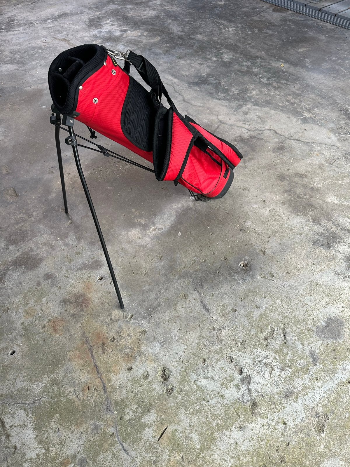 Rode lichtgewicht golf draagtas met standaard en hoes, Sport en Fitness, Golf, Ophalen of Verzenden, Gebruikt, Tas, Overige merken