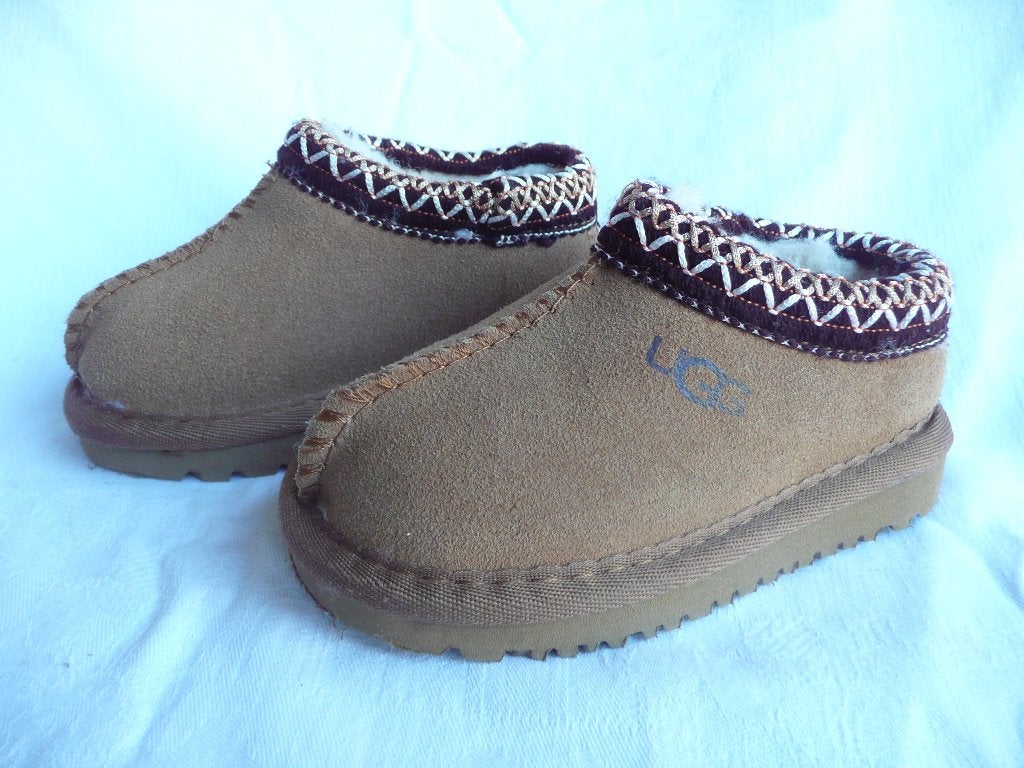Bruine Ugg pantoffels Tasman, Uggs maat 21, practisch nieuw, Ophalen of Verzenden, Nieuw, Jongen of Meisje, Overige typen