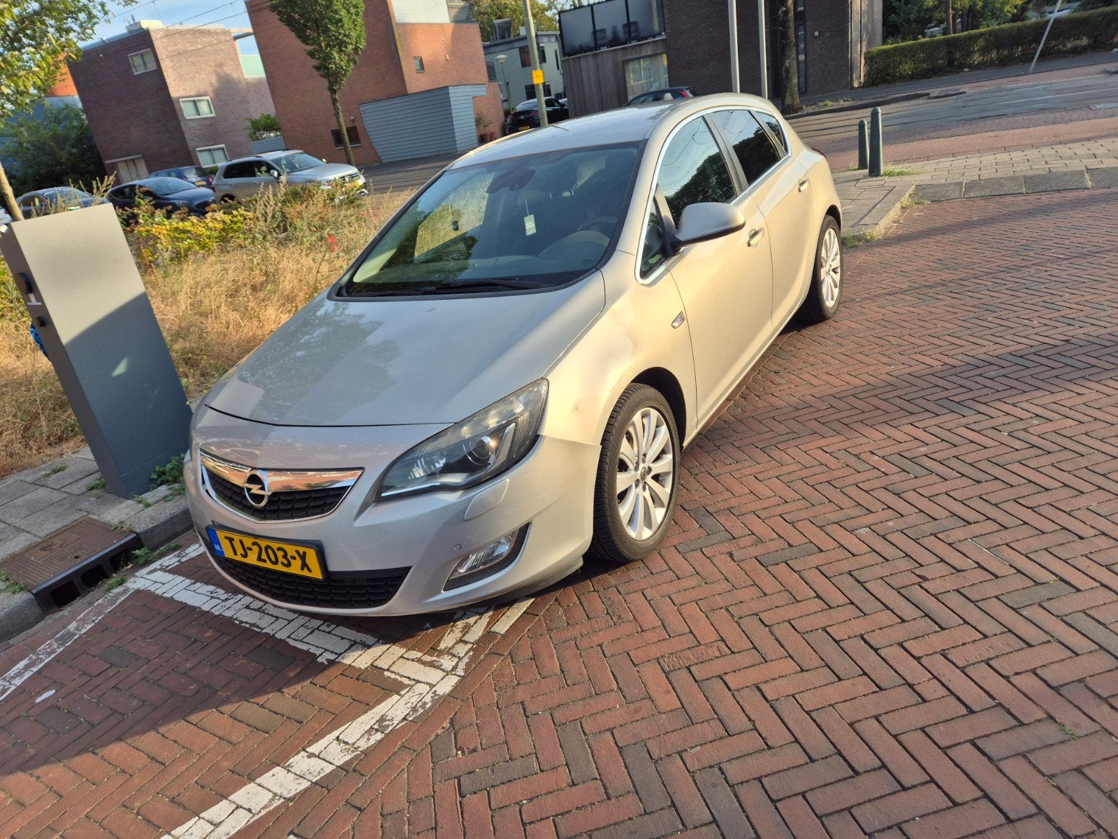 Opel Astra 1.4 Turbo Ecotec 103KW 5-D 2010 Grijs, Auto's, Voorwielaandrijving, 680 kg, 4 cilinders, Handgeschakeld