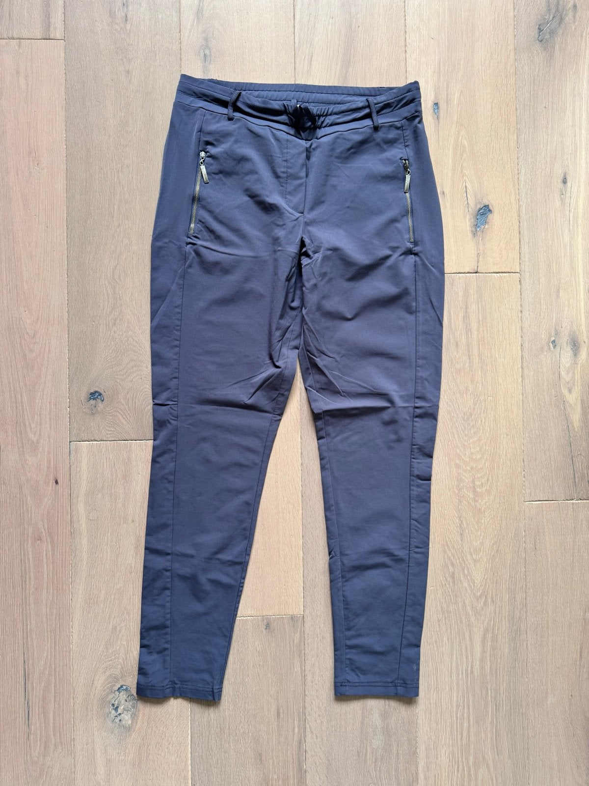 Grijze broek van TQ maat L, Maat 42/44 (L), Ophalen of Verzenden, Gedragen, Grijs