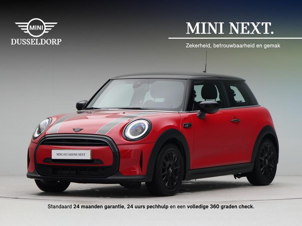 MINI 3-deurs Cooper Camden Edition Aut. (bj 2023, automaat), 136 pk, Gebruikt, Met garantie (alle), 4 stoelen