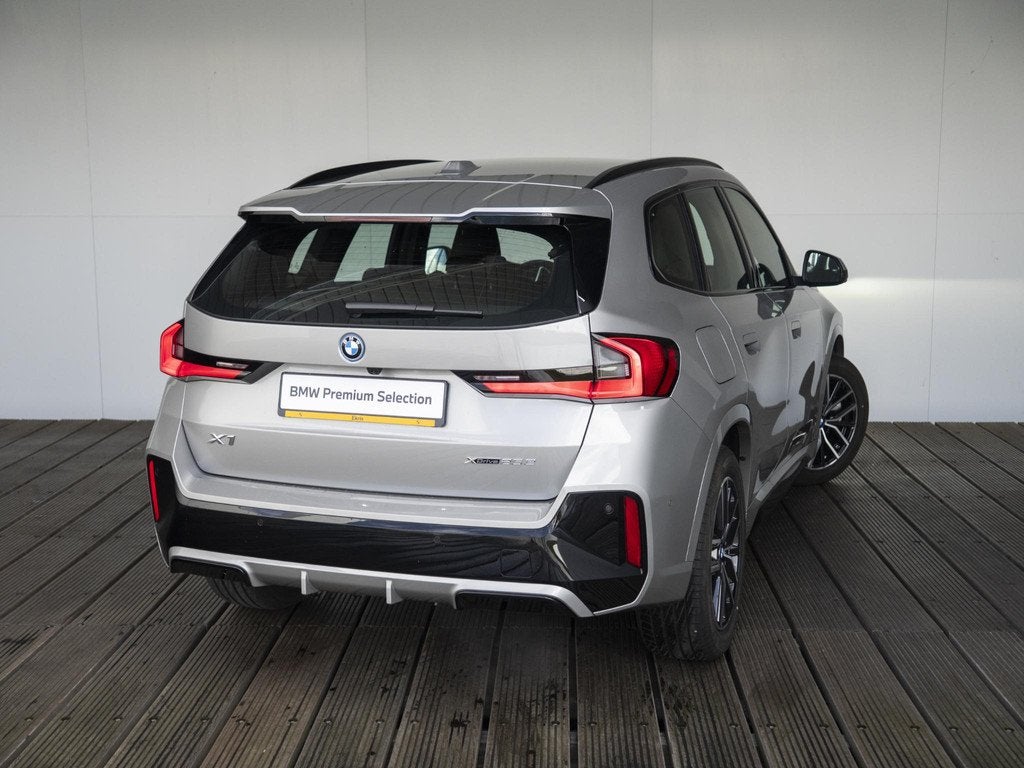 BMW X1 xDrive25e | M Sportpakket | Innovation Pack | Stuurwi, Auto's, BMW, Stof, Gebruikt, 105 min, Bedrijf