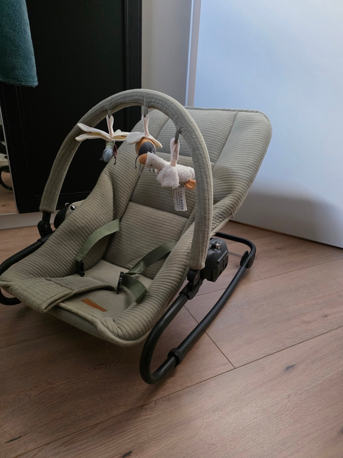 Little Dutch wipstoel met inzetkussentje en speelboog, Ophalen of Verzenden, Zo goed als nieuw