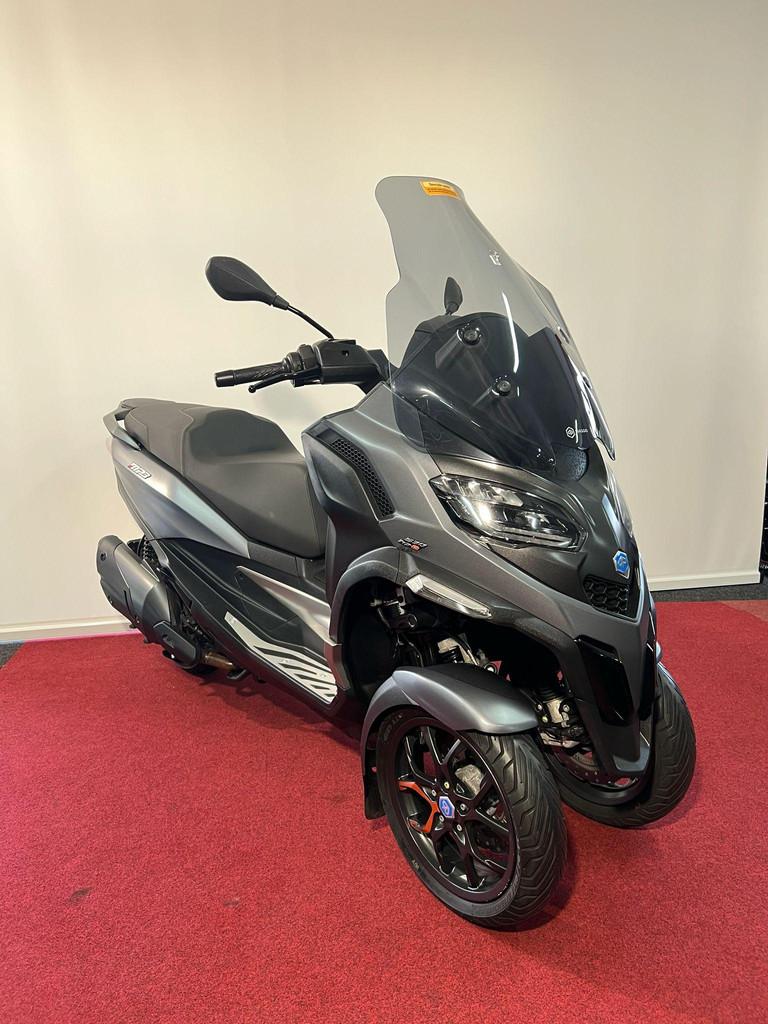 Piaggio 530 MP3 HPE Exclusive ABS Piaggio 530 MP3 HPE Exclus, Traction Control, Bedrijf, 12 t/m 35 kW, Scooter