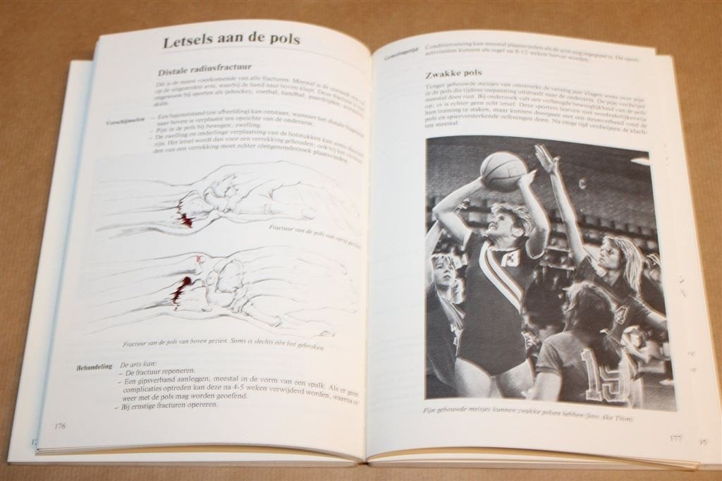 Handboek Sportletsel — Voor Sporters en Behandelaars, Boeken, Ophalen of Verzenden, Gelezen, Watersport en Hengelsport