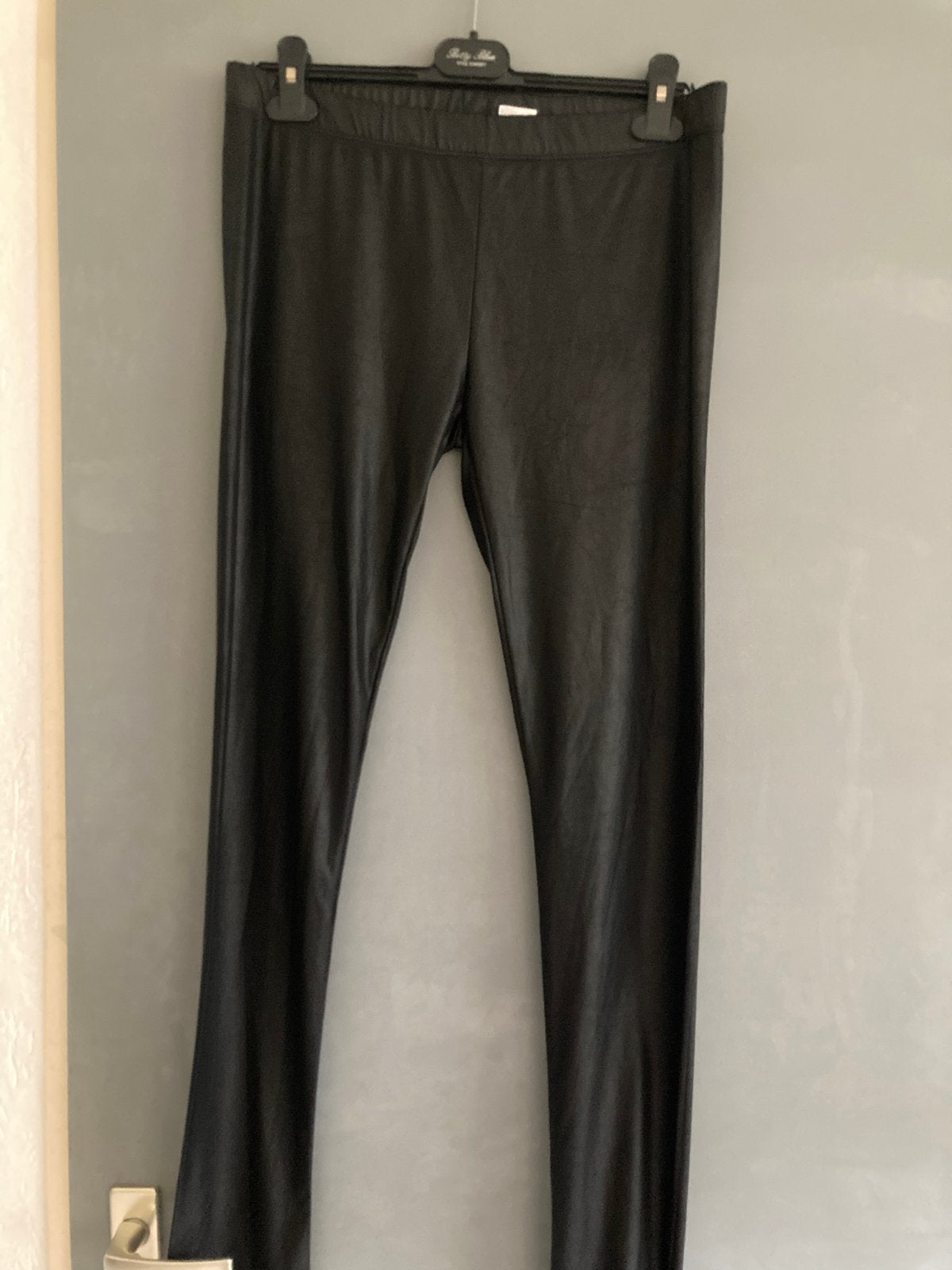 Nieuwe Glanzende Legging met Veel Stretch - Maat L, Legging, Zwart, Nieuw, Ophalen of Verzenden