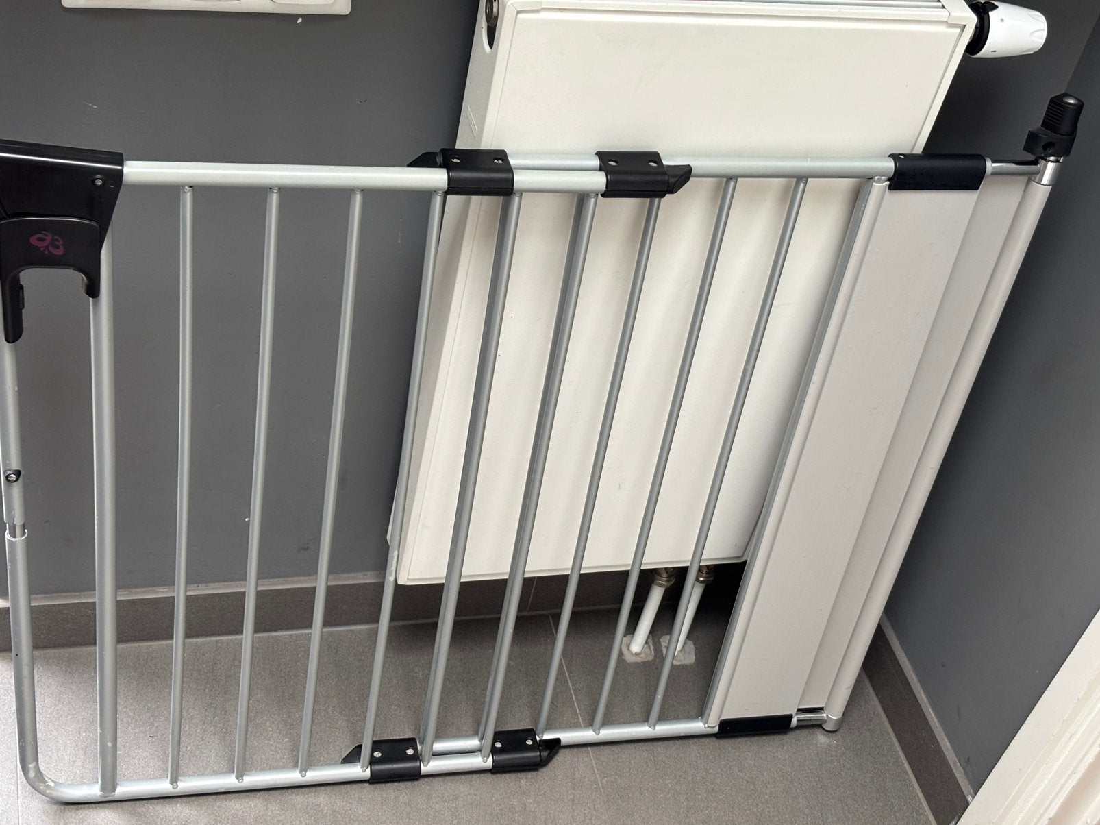 Traphekje a3 safety door verstelbaar, Ophalen, 100 tot 115 cm, Zo goed als nieuw, Metaal of IJzer