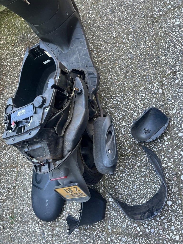Piaggio zipp scooter 4takt carb, Fietsen en Brommers, Scooters | Piaggio, Ophalen, Gebruikt, Maximaal 45 km/u, Zip