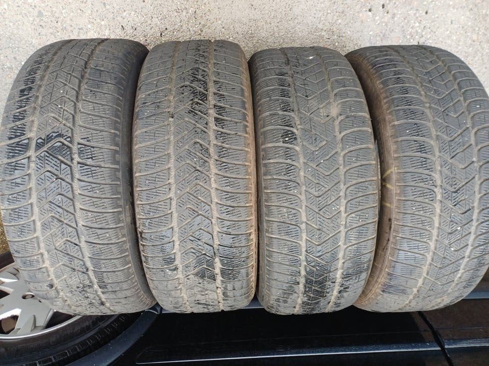 235 50 20 - pirelli winterbanden, Auto-onderdelen, Banden en Velgen, Ophalen, Gebruikt, Winterbanden, 235 mm