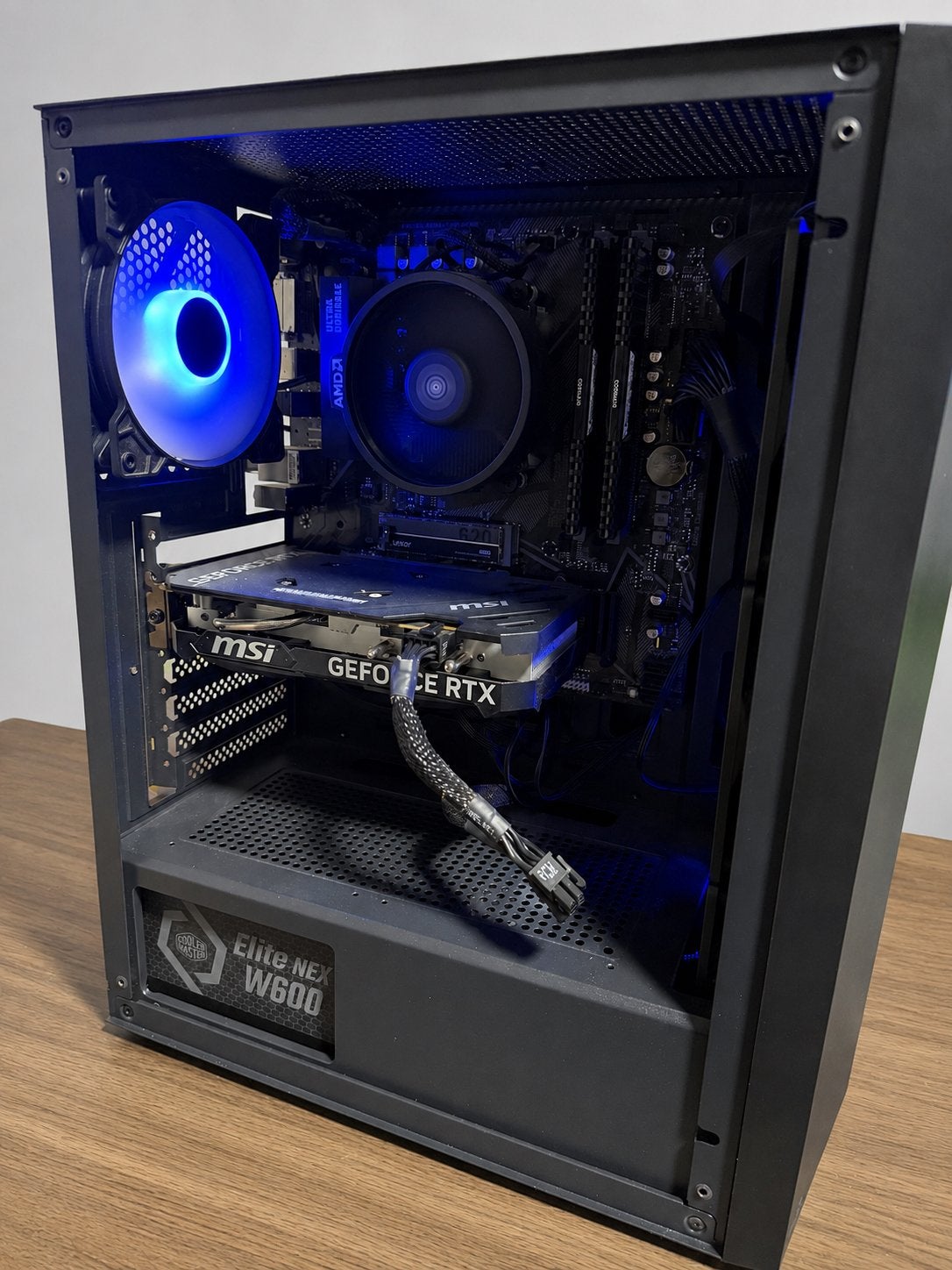 GAME PC | Ryzen 5600x | RTX 4060 8Gb | 16GB | 1TB m.2 opslag, Computers en Software, Desktop Pc's, Ophalen, Zo goed als nieuw
