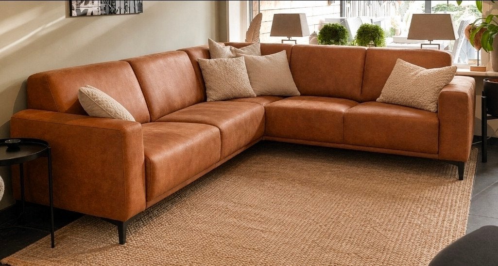 Hoekbank - Cognac kleur - in zeer goede staat, Huis en Inrichting, Ophalen, 250 tot 300 cm, Modern, Cognac, Comfortabel, Minder dan 75 cm